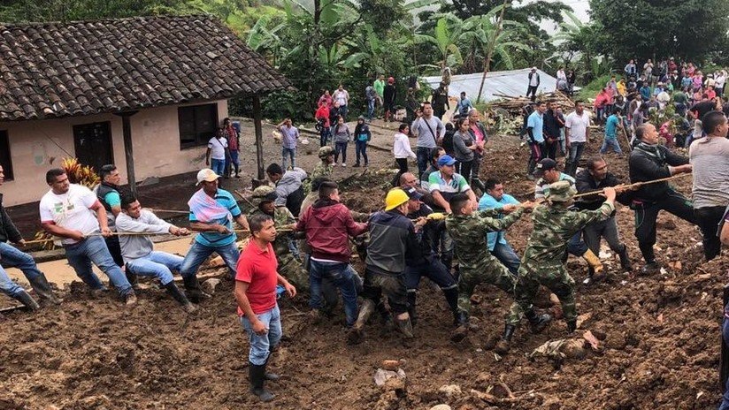 Al menos 14 muertos y varios desaparecidos tras un deslizamiento de tierra en Colombia (VIDEO)