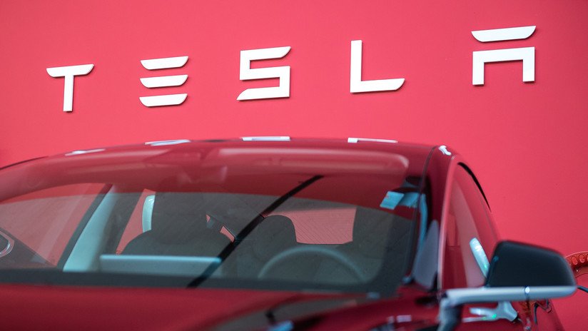 Tesla producirá sus propios microchips para los vehículos con piloto automático