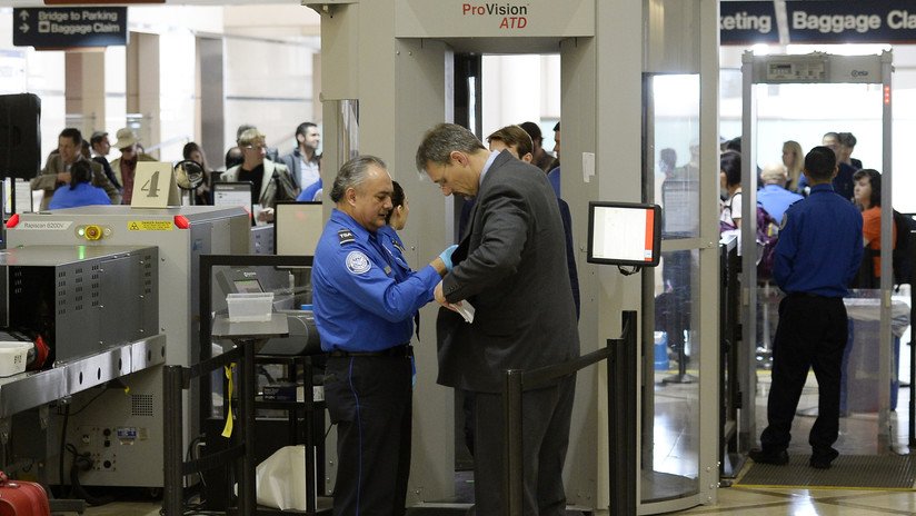 Cuestionan en EE.UU. el uso de un nuevo escáner para pasajeros en los aeropuertos por "riesgos de privacidad"