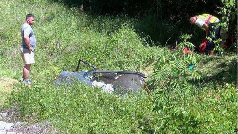 FOTOS: Una mujer sobrevive cinco días atrapada tras accidentarse con su coche en EE.UU.