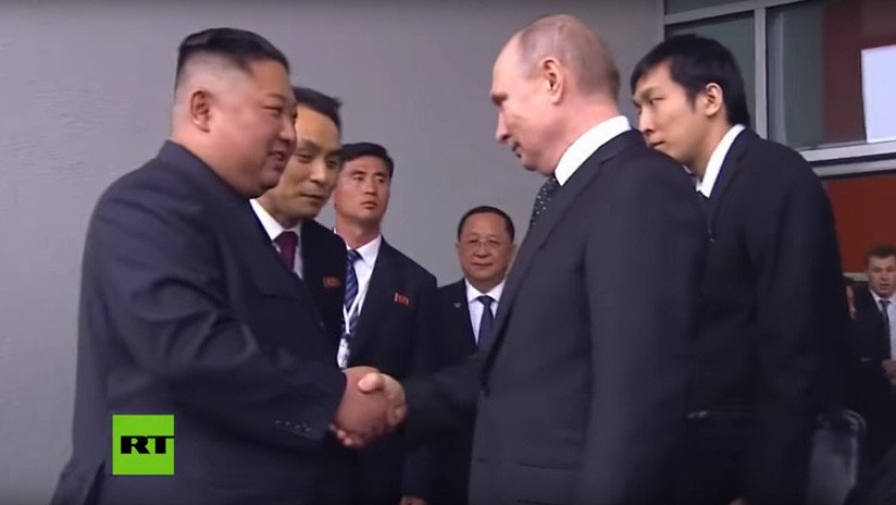 VIDEO: Afectuosa despedida entre Vladímir Putin  y Kim Jong-un al terminar su histórica cumbre en Vladivostok