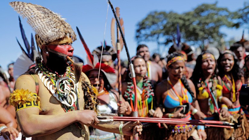 Indígenas brasileños protestan por las políticas de "exterminio" de Bolsonaro (VIDEO)