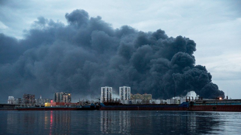 VIDEO: Fuerte incendio en el almacén del mayor complejo de la industria de defensa en Rusia