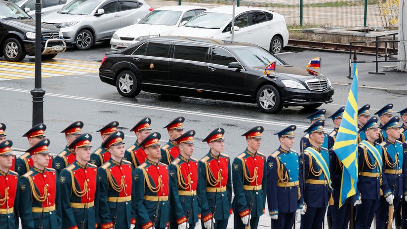 El consorcio Daimler afirma no saber cómo sus lujosas limusinas Mercedes-Benz acabaron en manos de Kim Jong-un