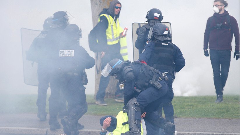 Los 'chalecos amarillos' vuelven a tomar las calles de Francia