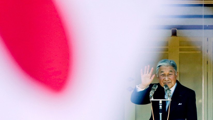 El primer ministro de Japón anuncia oficialmente la renuncia del emperador japonés