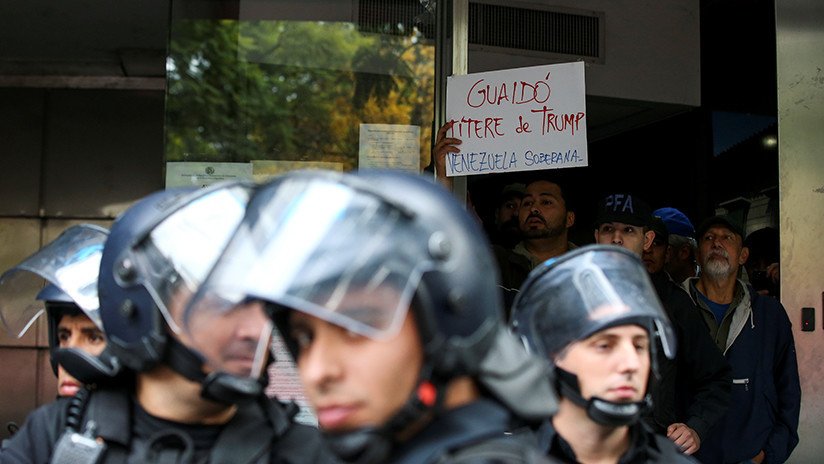 Embajada de Venezuela en Argentina es sede de enfrentamientos entre simpatizantes de Maduro y Guaidó