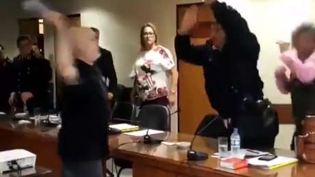 VIDEO: Se desata una trifulca en el Senado de Paraguay porque alguien quiso agradecer "a Dios"