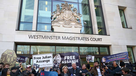 Simpatizantes de WikiLeaks aseguran que la Policía secreta vigiló durante días la Embajada de Ecuador