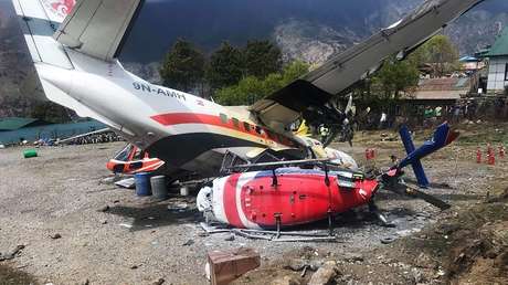 FOTOS: Un avión colisiona con un helicóptero en Nepal dejando 3 muertos