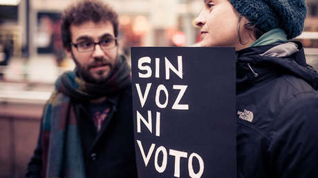 El voto rogado: el laberinto burocrático que dificulta que los expatriados españoles participen en sus elecciones