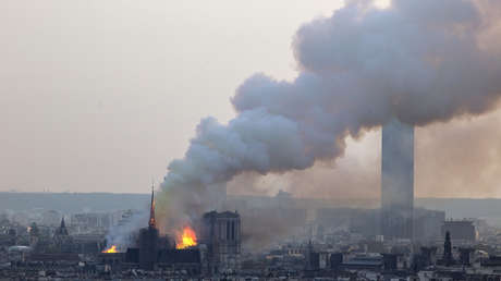 YouTube se equivoca y toma el incendio de Notre Dame por el atentado de 11-S durante las retransmisiones