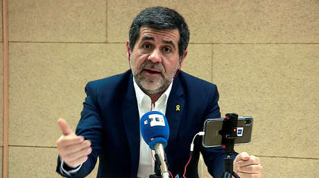 Uno de los políticos catalanes presos ofrece una rueda de prensa electoral desde la cárcel