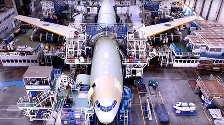 Video 'timelapse' del ensamblaje del nuevo avión de Airbus A330neo 