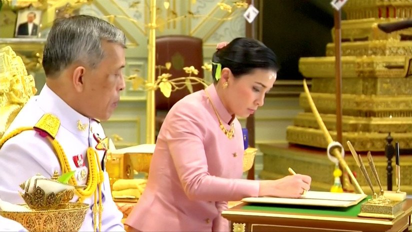 FOTOS: El rey de Tailandia se casa sorpresivamente 3 días antes de su coronación