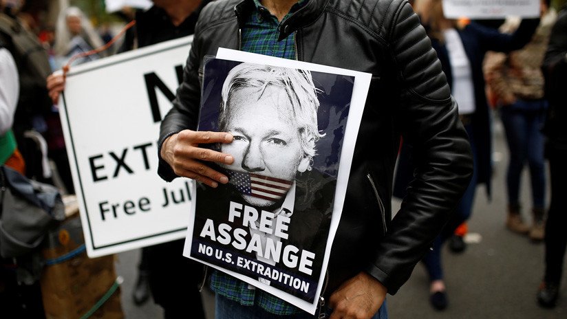 40 correos y un pedido de 3 millones de euros: Así fue la extorsión a Julian Assange desde España
