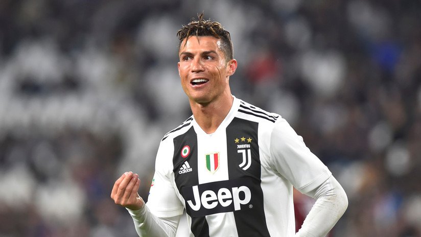Madre de Cristiano Ronaldo elogia un logro inexistente de su hijo y las redes no tardan en responder
