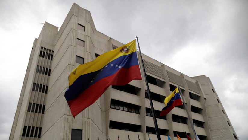 Tribunal Supremo de Venezuela ordena someter a juicio a otros tres diputados por traición a la patria