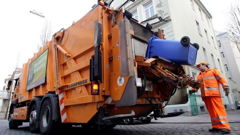 VIDEO: Captan a un basurero cuando finge ser atropellado para demandar compensación al conductor