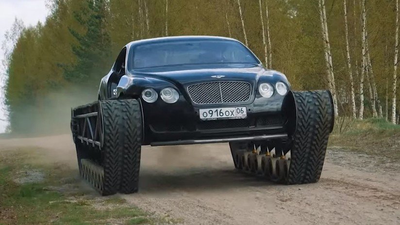 VIDEO: Entusiastas rusos transforman un coche Bentley en un tanque de lujo