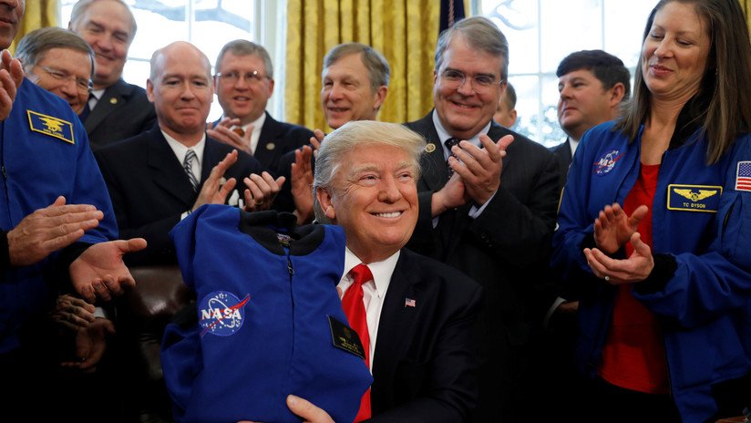 Trump anuncia 1.600 millones de dólares adicionales para que la NASA explore la Luna y Marte
