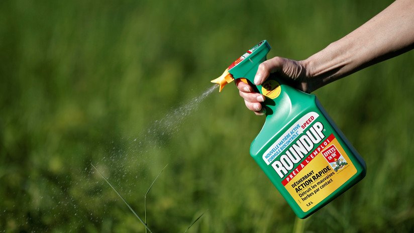 Ordenan a Monsanto a pagar 2.000 millones de dólares después de que uno de sus herbicidas causara cáncer a una pareja