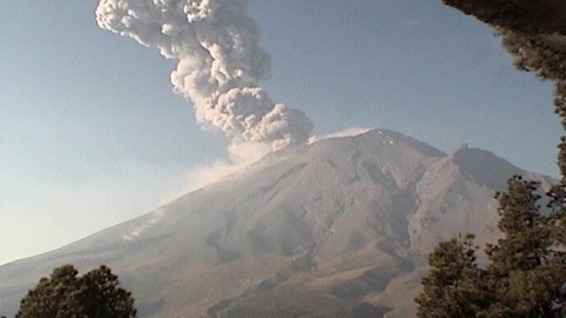 El volcán Popocatépetl registra una nueva explosión en medio de la crisis del aire