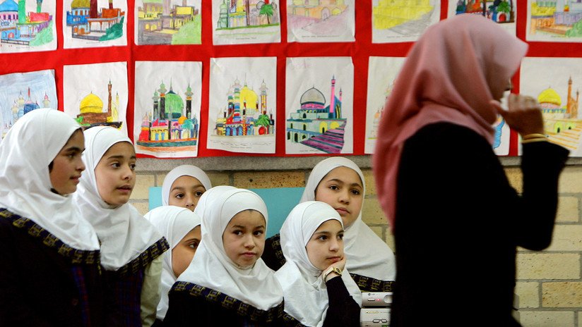 Austria prohíbe el uso del velo islámico en colegios y genera polémica en la Red