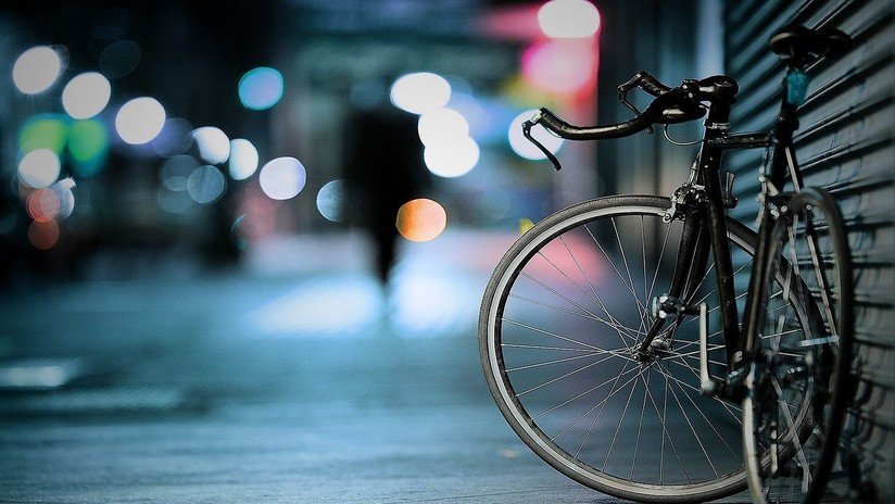 Un fiscal iraní prohíbe a las mujeres montar en bicicleta por ser "un acto pecaminoso"