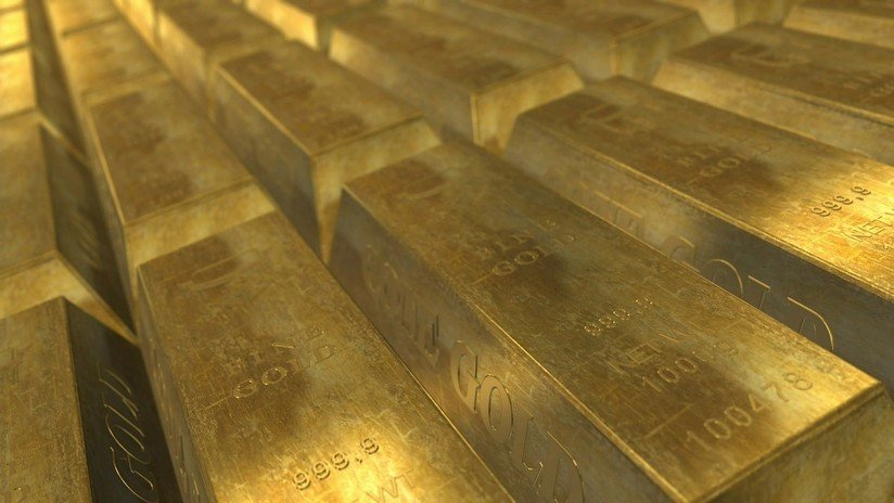 FOTO: Un australiano encuentra una pepita de oro de 1,4 kg con un simple detector de metales