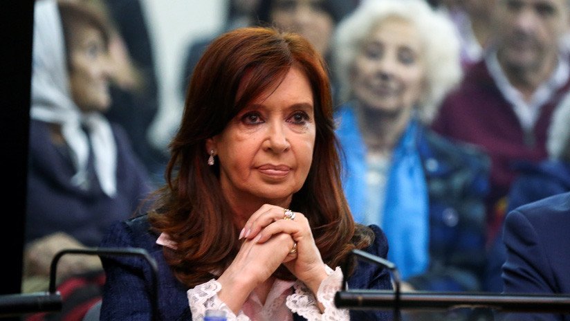 De un abrazo inesperado a tres horas de acusaciones: así fue el primer día de juicio contra Cristina Kirchner