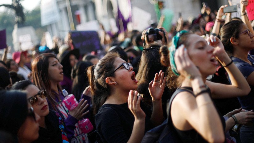 Marchan en 11 ciudades de México en contra del acoso en las universidades