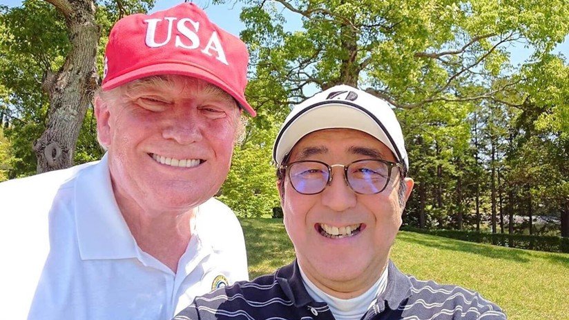 FOTOS: Abe y Trump publican un selfi 'kawaii' conjunto y la Red reacciona