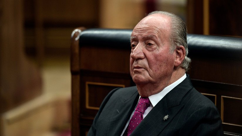 El rey Juan Carlos de España anuncia la fecha de su retirada de la vida pública 