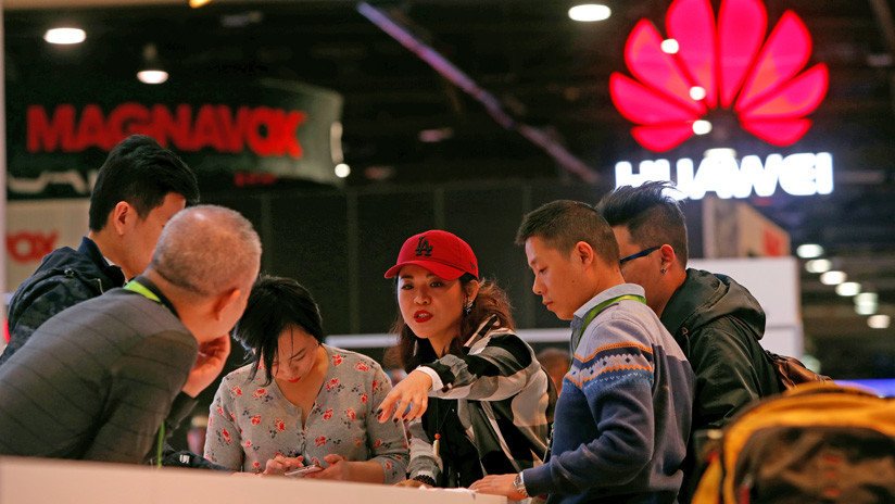 El fundador de Huawei promete pagar más que Google a los estudiantes talentosos 