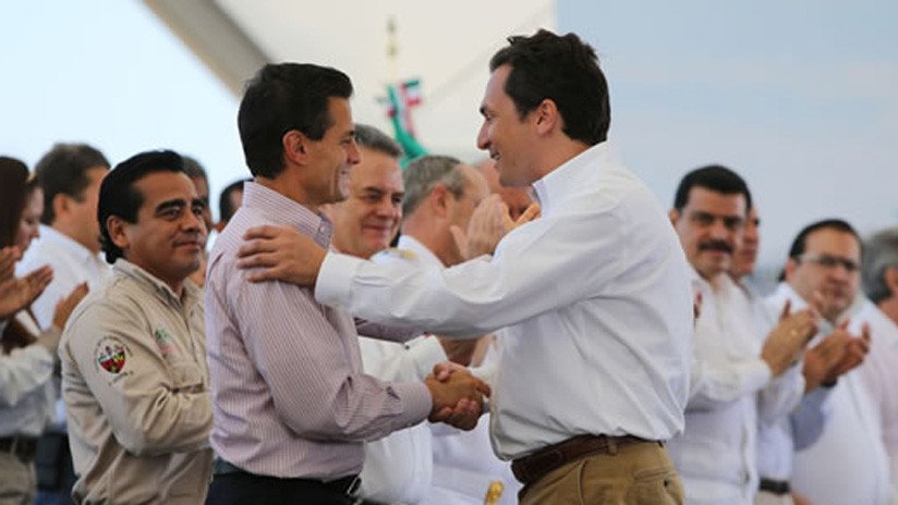 Abogado de exdirector de Pemex acusado de corrupción amaga con involucrar al expresidente Peña Nieto en el caso