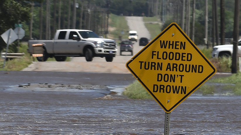 VIDEOS, FOTOS: Calles se convierten en ríos por las intensas lluvias que azotan varios estados de EE.UU. 