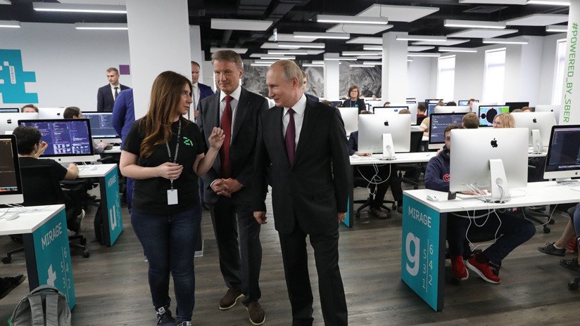 Putin quiere que Rusia se convierta en un líder mundial de tecnología informática en cinco años