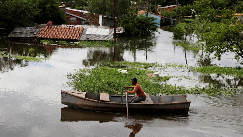 Miles de evacuados en Paraguay y Argentina por el desborde de un río