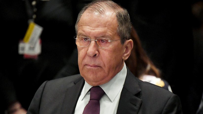 Lavrov califica de "absolutamente inaceptable" la actitud de las autoridades de Kósovo hacia el empleado ruso de la ONU detenido
