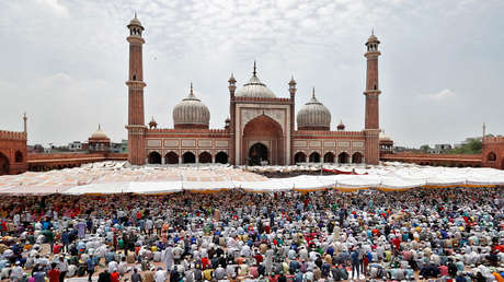 La India: Prohíben que los turistas entren en una mezquita por la moda de grabarse bailando (VIDEOS)