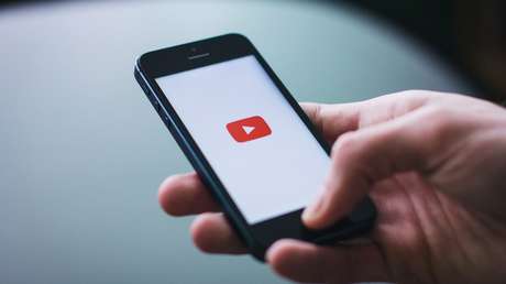 YouTube le ahorraría al planeta más de 500.000 toneladas métricas de CO2 al año si permitiera oír música con pantalla apagada