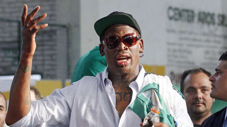 VIDEO: Dennis Rodman niega ser cómplice en el robo de una tienda pero las grabaciones muestran lo contrario