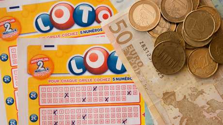 Gana la lotería gracias a los números que soñó hace 13 años