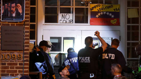 "Odian la ley internacional": Activistas contra la entrada policial en la Embajada venezolana en EE.UU.