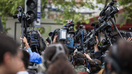 Filtran una lista de periodistas mexicanos que habrían recibido pagos millonarios de Peña Nieto por publicidad