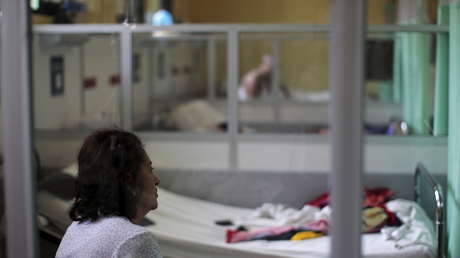 Mujer queda paralizada por una rara enfermedad que parecía un simple resfriado