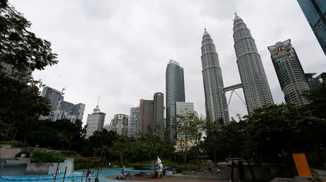 Rompe el silencio el magnate de criptomonedas involucrado en la muerte de una modelo que cayó desnuda del balcón