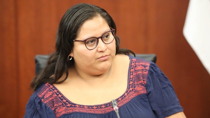 "Venía con un mensaje amable": Senadora mexicana habla por primera vez de 'libro bomba' que detonó en su oficina