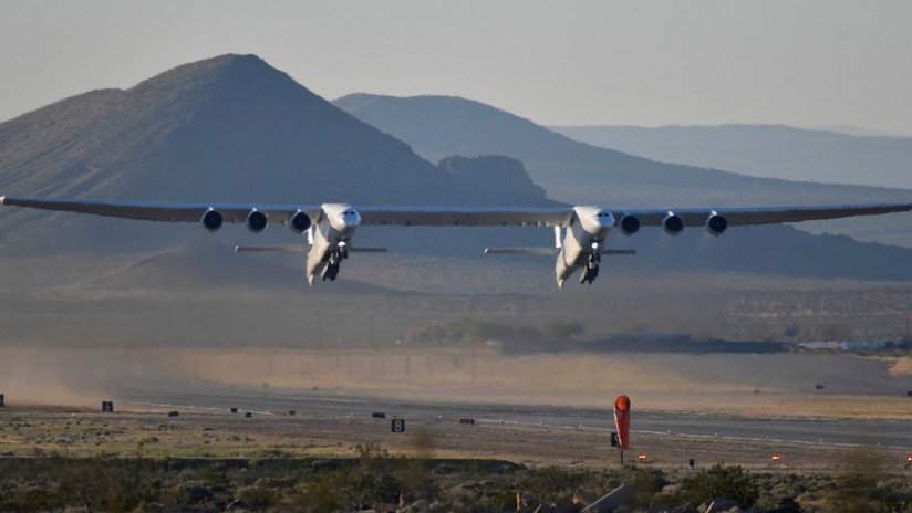 El Stratolaunch, el avión más grande del mundo, podría dejar de volar 